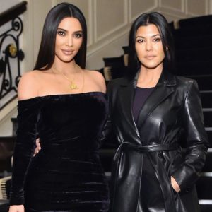 Iconic Memorabilia and Luxury Surprises: Inside the Kardashian-Jenner Family’s Extravagant 2024 Holiday Season