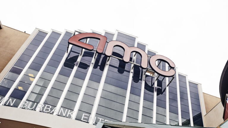 AMC Theatres Attendance Drops 10%, Quarterly Revenues Fall