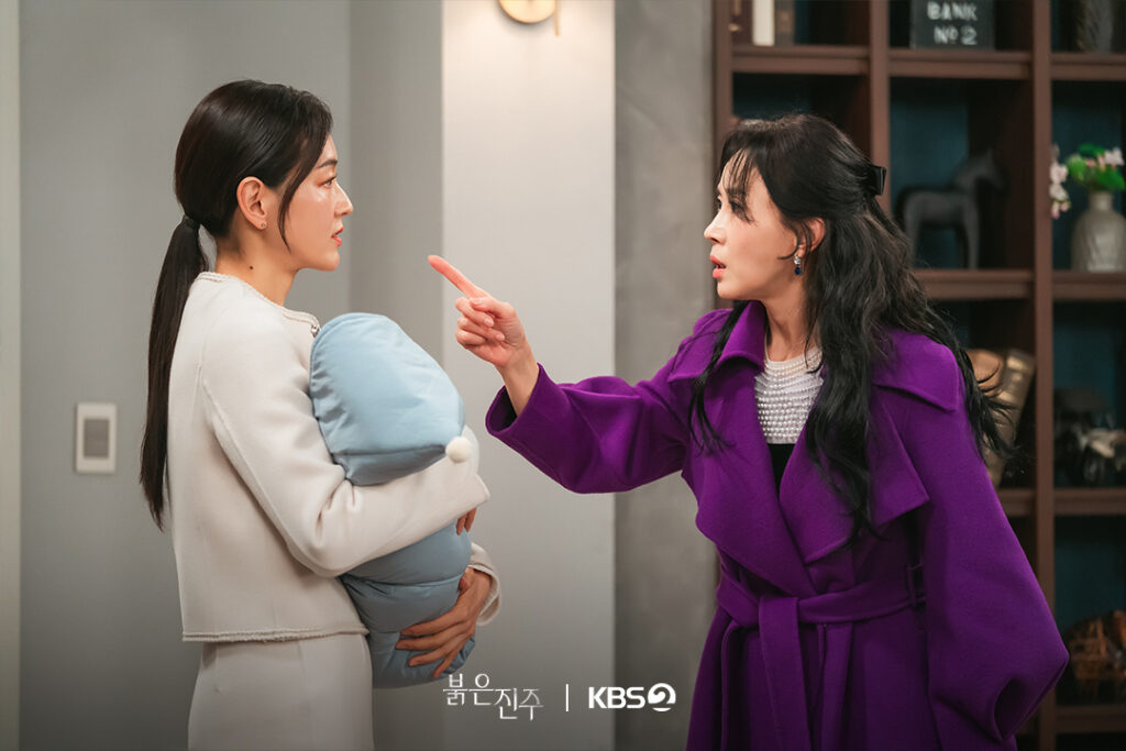 Park Jin Hee Assumes Her Late Sister’s Identity And Begins Her Revenge In “Pearl In Red”