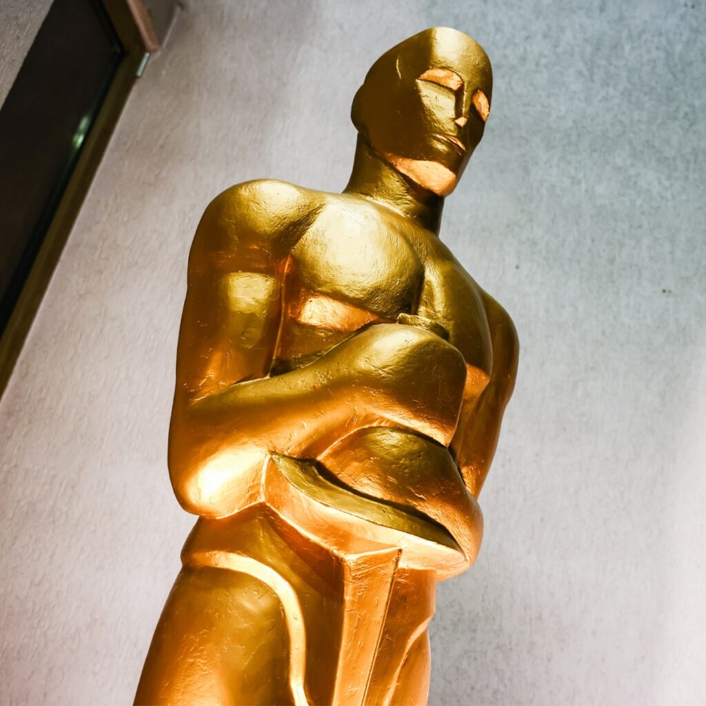 Beyond the Red Carpet: The Surprising New Rules and Timeless Traditions Governing the 2026 Oscars.