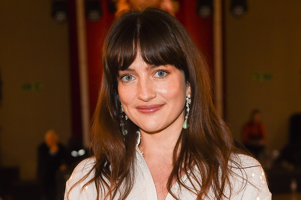 From Acclaimed Actress to Auteur: India Mullen’s ‘Lia & Ro’ Dives Deep into Sisterhood, Recovery, and the Unsettling Thirties.