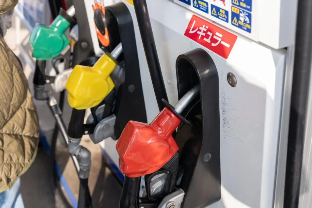 Gasoline price falls to 177.70 yen from record high due to subsidy