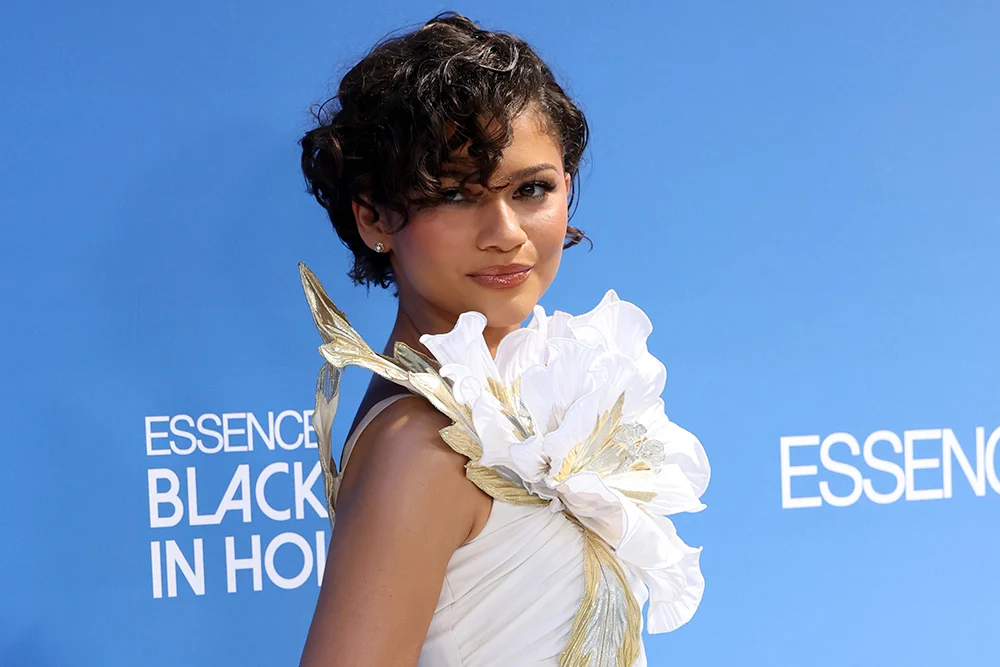 Zendaya Masterfully Addresses Viral AI Wedding Hoax, Offering Insight Into Her Private World and Tom Holland’s Enduring Legacy.